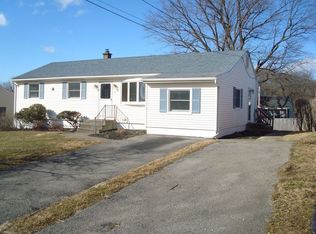 4 Mohawk Dr, Wappingers Falls, NY 12590