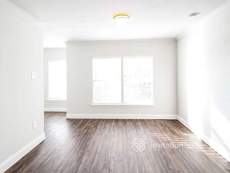 403 E Standifer St #B — Photo 4