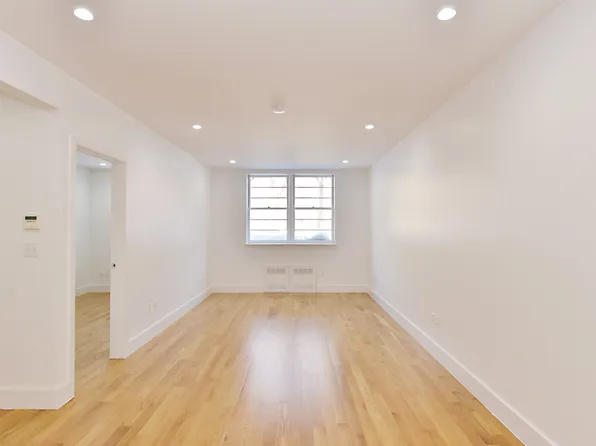 21 Gramercy Park image 2 of 6