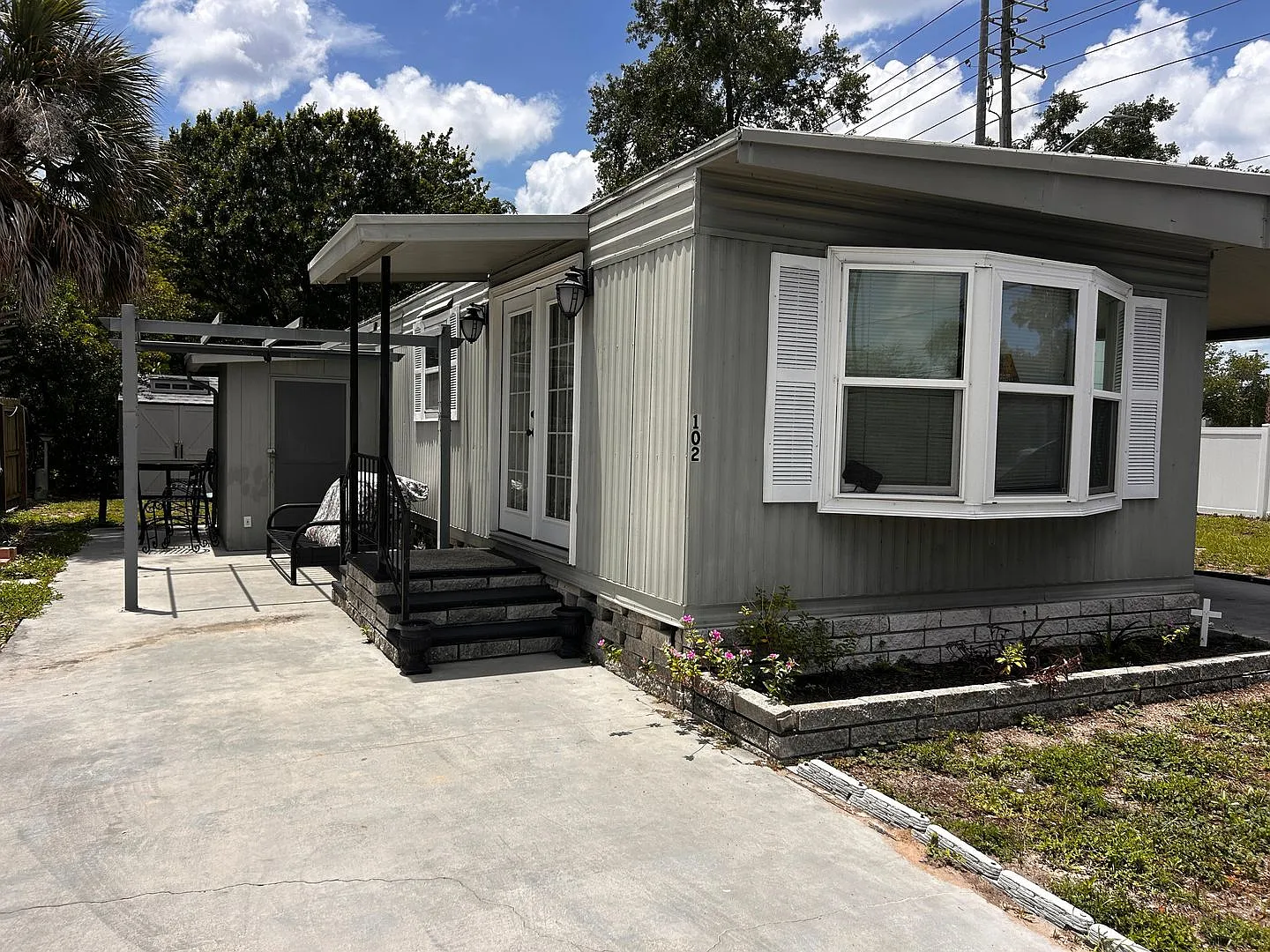 Charming 2-Bedroom Home in Largo 55+ community — Photo 1