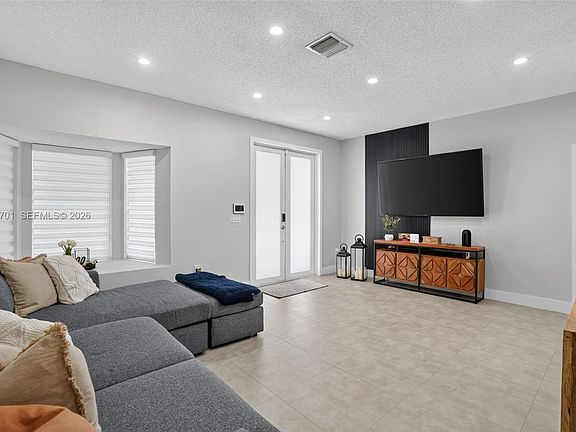 5th image of 21462 SW 91st Ave