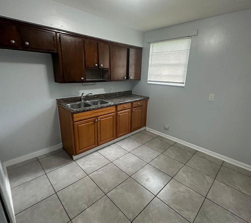 1st image of 2100 Palafox St #1