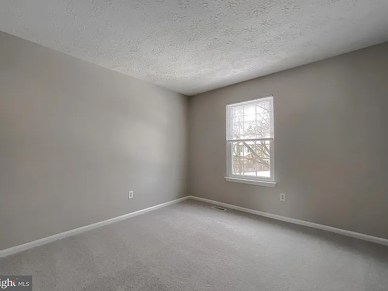 4232 Drake Ct — Photo 15