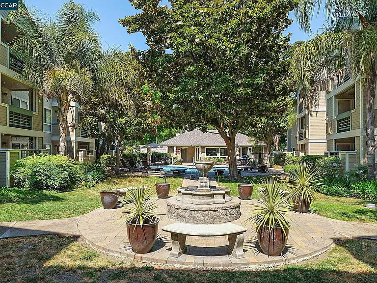 2530 Oak Rd #202 — Photo 22