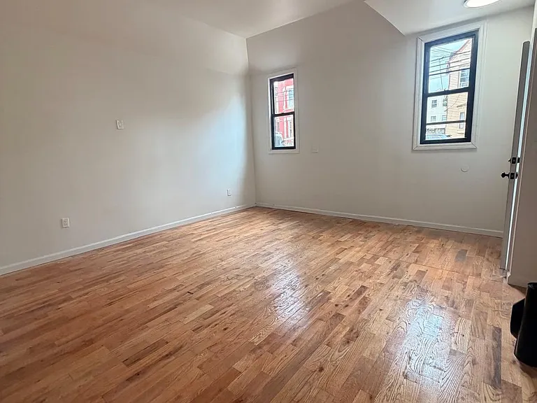 529 E Jersey St #1 — Photo 2