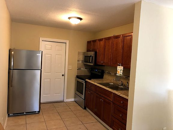 4th image of 9411 N Mulberry St APT B
