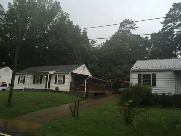 1858 Stultz Rd, Martinsville, VA 24112