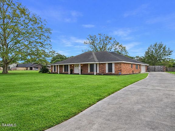 3rd image of 200 Vennard Ave