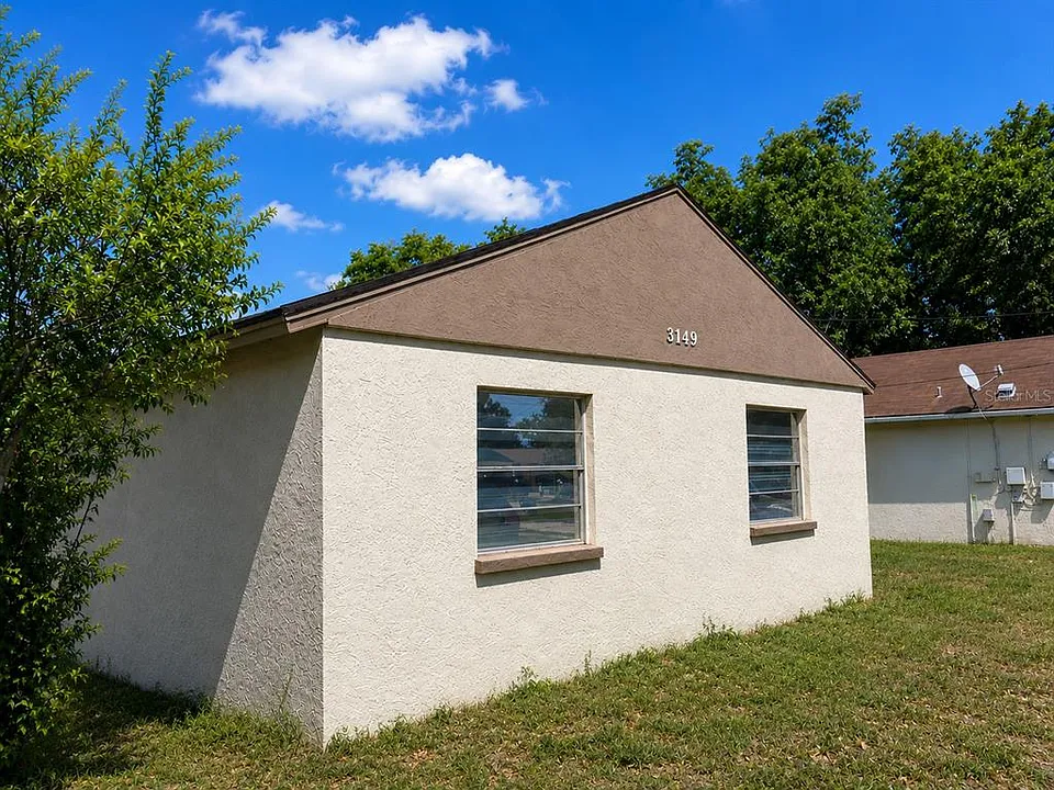 3149 Huron Ave