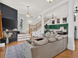 24 Mayflower Dr, Plymouth, MA 02360