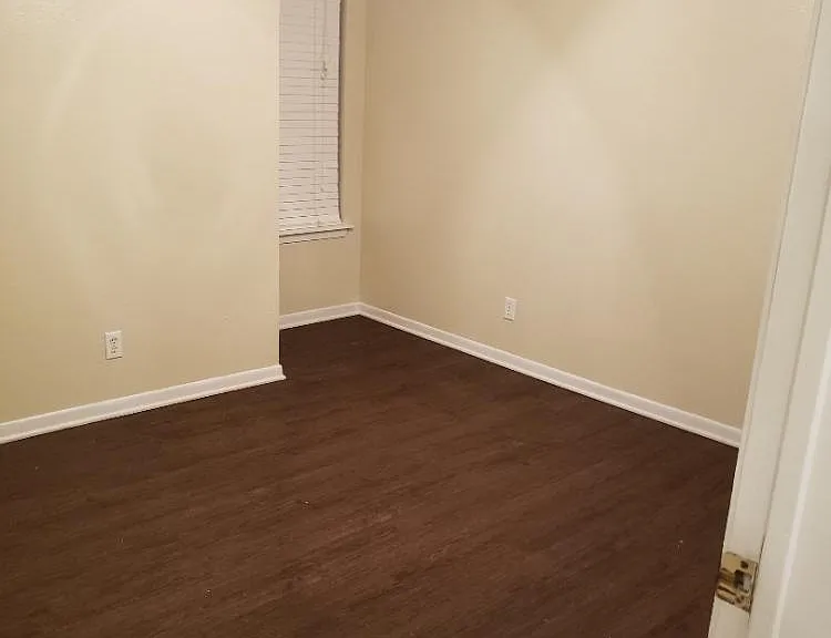 2102 Hinkle Ave #B — Photo 8
