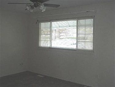 4th image of 4740 Willowbrook Dr
