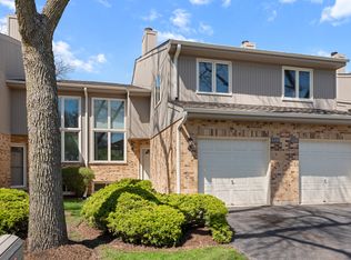 22W128 Butterfield Rd, Glen Ellyn, IL 60137