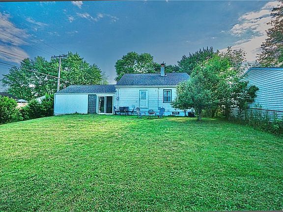 3rd image of 83 Mosher Dr
