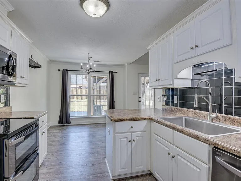 610 Butler Springs Cir — Photo 16
