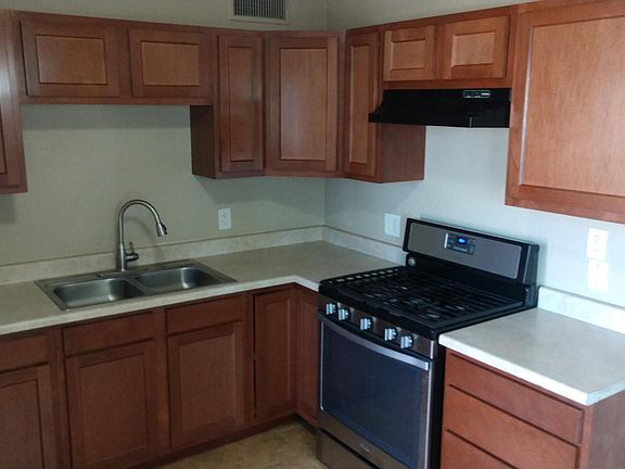 5th image of 829 W Budmoore Ter #B