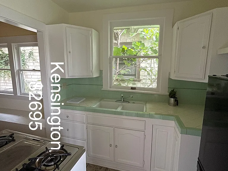 1161 W Kensington Rd — Photo 12