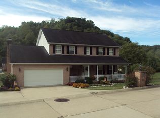 122 Barrington Dr, Scott Depot, WV 25560