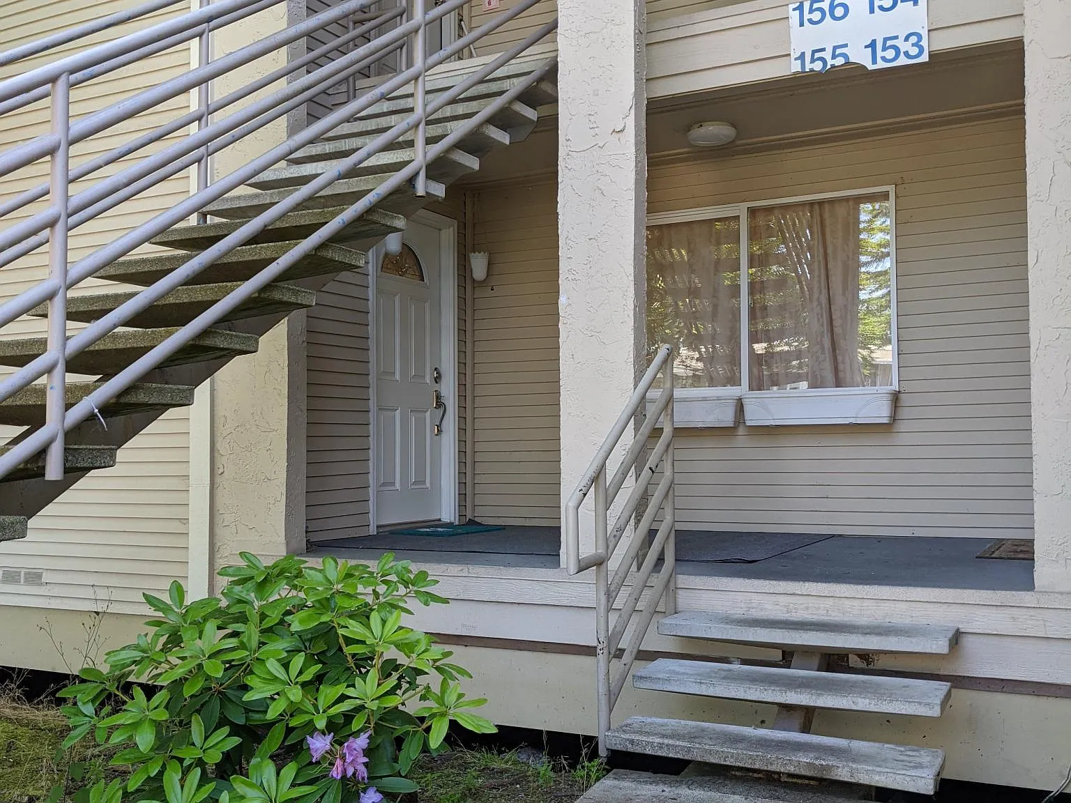 2 bed, 950 sqft, $2,700 — Photo 1
