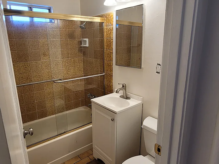 14881 Saturn Dr — Photo 2