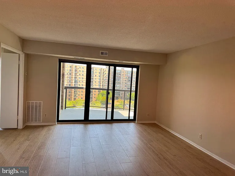 8360 Greensboro Dr #917 — Photo 13