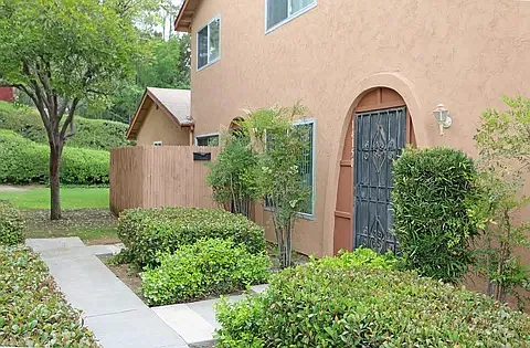 2 bed, 1000 sqft, $2,800 — Photo 2