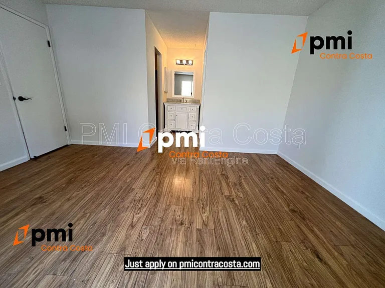 409 Camelback Rd — Photo 19