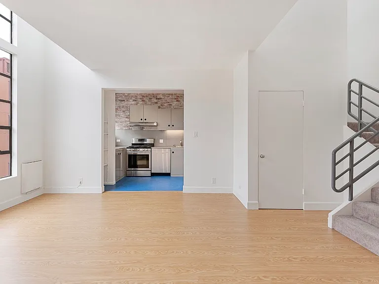 55 Vandewater St #7 — Photo 6