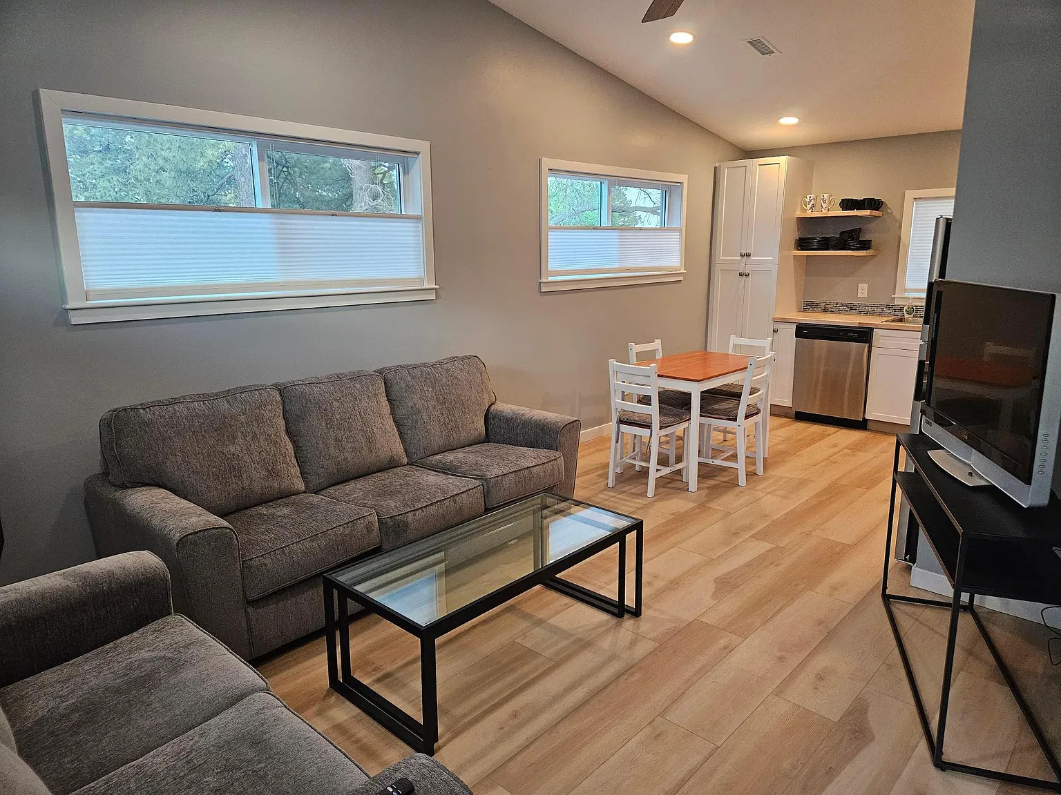 3029 N Park Dr — Photo 1