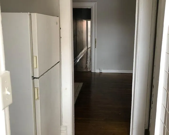 615 Oak St — Photo 3
