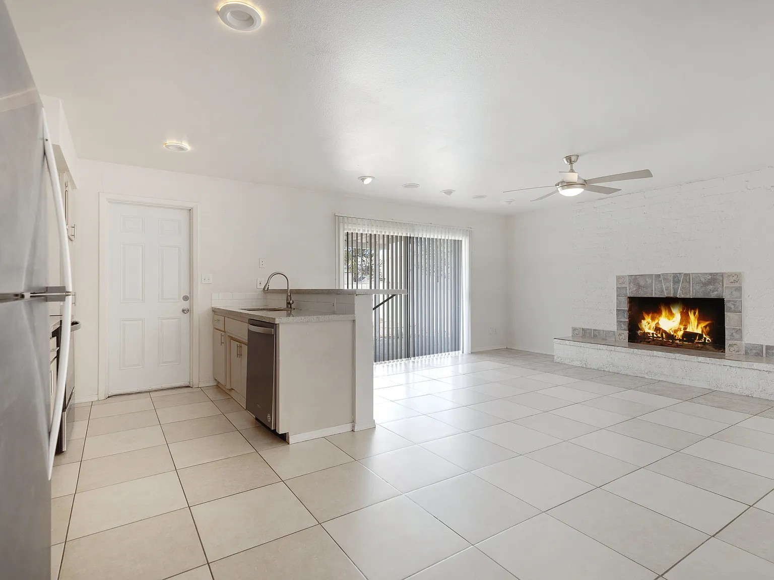 4 bed, 1613 sqft, $2,990 — Photo 3