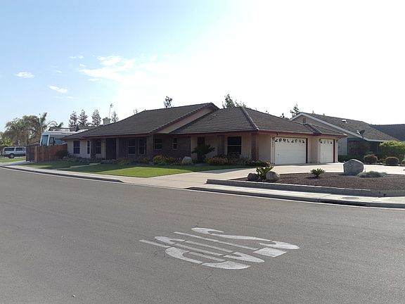 3rd image of 483 Encore Dr