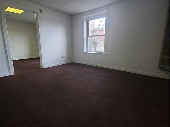 4th image of 249 W Main St #4