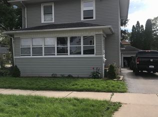 521 Binder St, Aurora, IL 60505