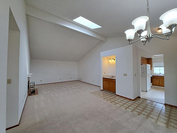 3rd image of 4829 Silver Lake Ct