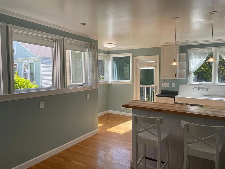 221 Fair Oaks St #A — Photo 3