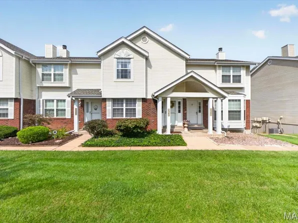 1383 Forest Creek Dr #5, Saint Charles, MO 63303