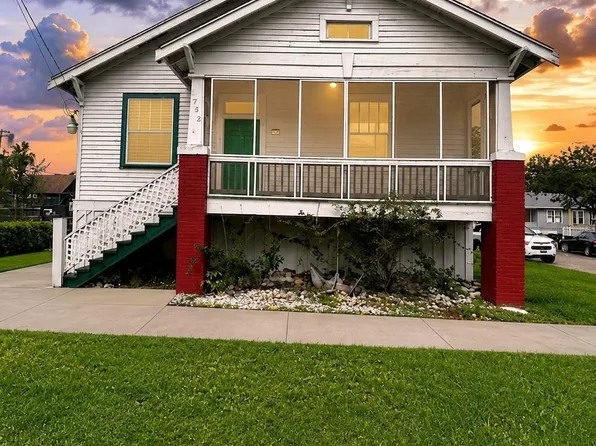1722 39th St, Galveston, TX 77550