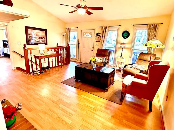 5th image of 66 Freestone Ln