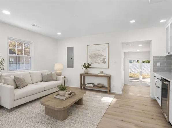 8227 Briarwood Cir, Norfolk, VA 23518