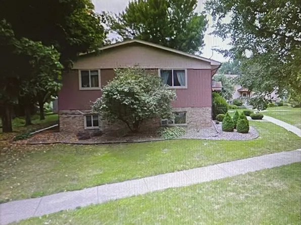 401 Gunderson Blvd #A1, Kenyon, MN 55946