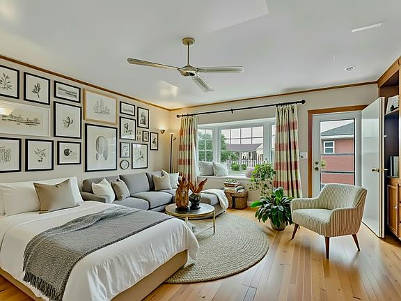 Virtually Staged. Newer Hardwood Floors