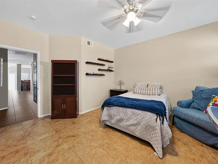 6015 Homestead Ct — Photo 17