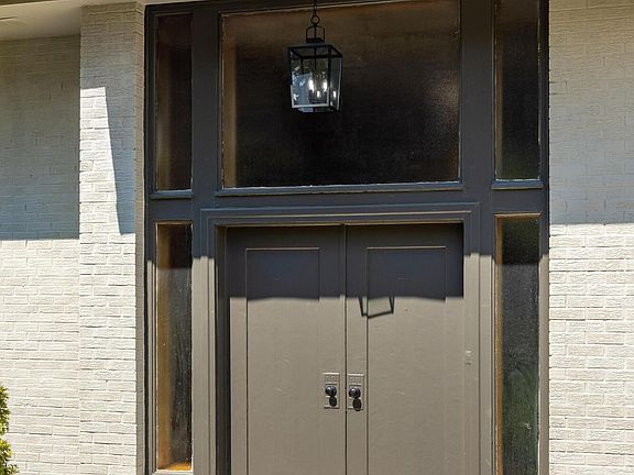 4th image of 1031 Panorama Dr