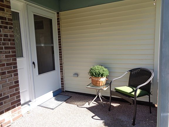 2nd image of 124 Morning Glory Ln