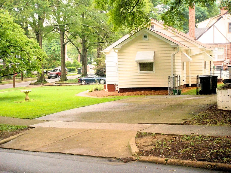 1208 Courtland Dr — Photo 15