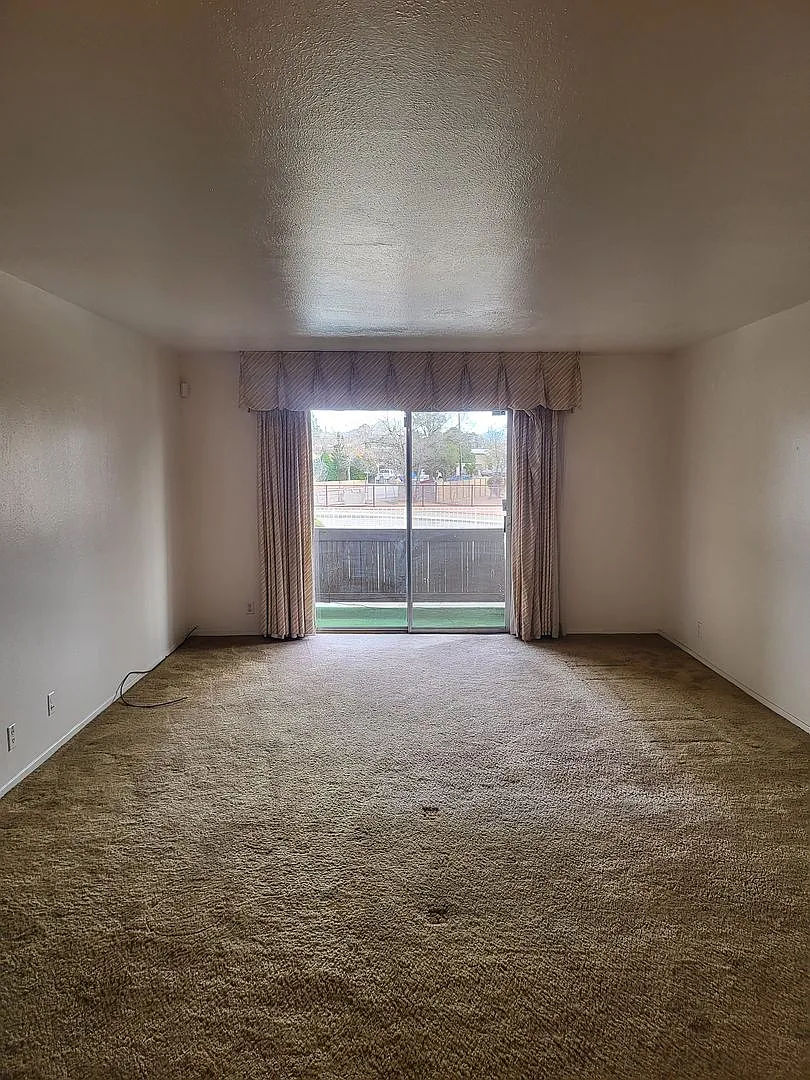 Ne Uptown Winrock Condo 2/Bd 2/Ba - Utilities Included — Photo 1
