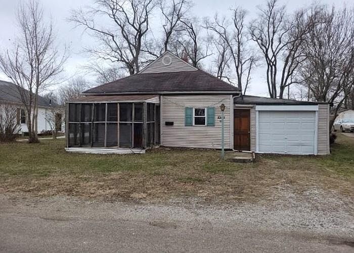 1st image of 411 W Crescent Ave
