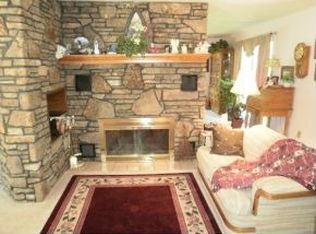 210 S Lakeshore Dr, Blue Eye, MO 65611
