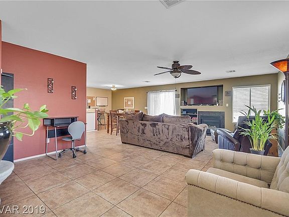 4th image of 8372 Silverdale Ave